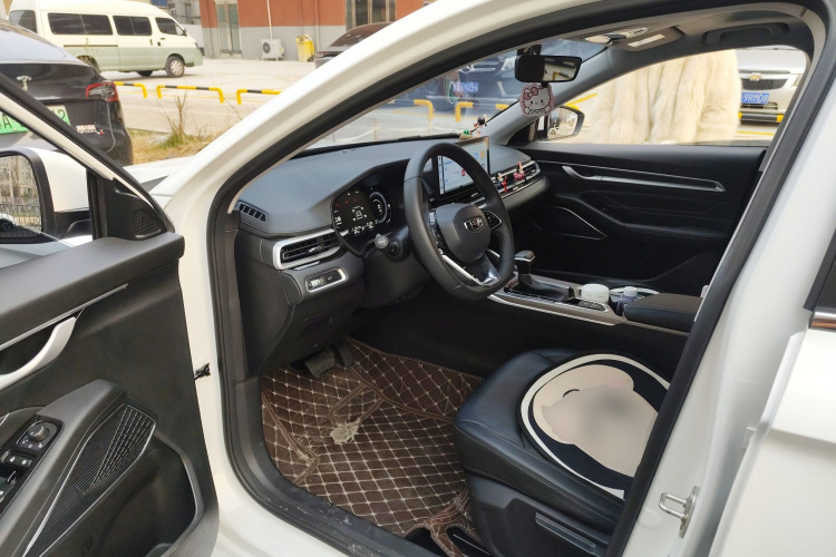 吉利汽车 帝豪 2023款 第4代冠军版 1.5L CVT尊贵型中控内饰20