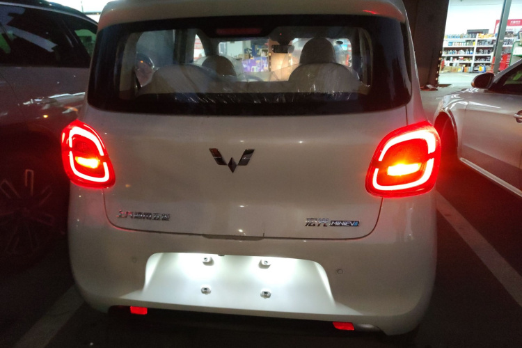 五菱汽车 宏光MINIEV 2025款 四门版 进阶款车身外观6