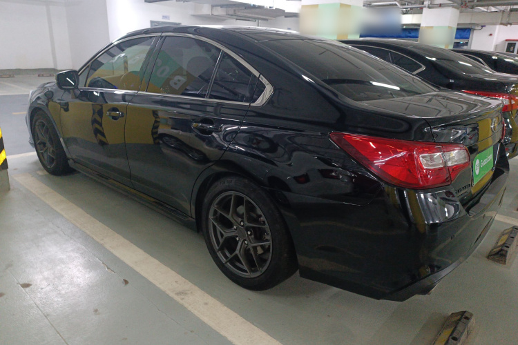 斯巴鲁 力狮 2020款 改款 2.5i 荣耀限量版 EyeSight车身外观4