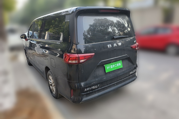 BAW北汽制造 锐胜王牌M7 2023款 2.0L 长轴行政版 9座车身外观5