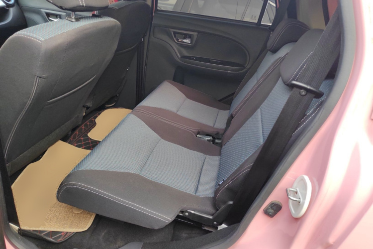 凌宝汽车 凌宝BOX 2021款 粉红世家 舒适版中控内饰21