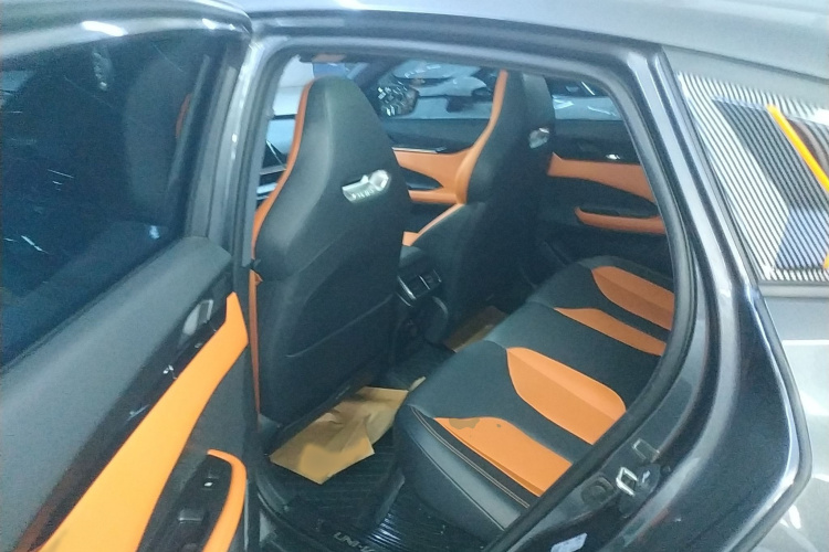 长安UNI-V 2024款 2.0T 高能版中控内饰7004