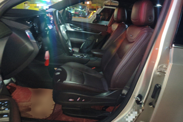 凯迪拉克XT6 2022款 2.0T 七座四驱豪华型中控内饰19