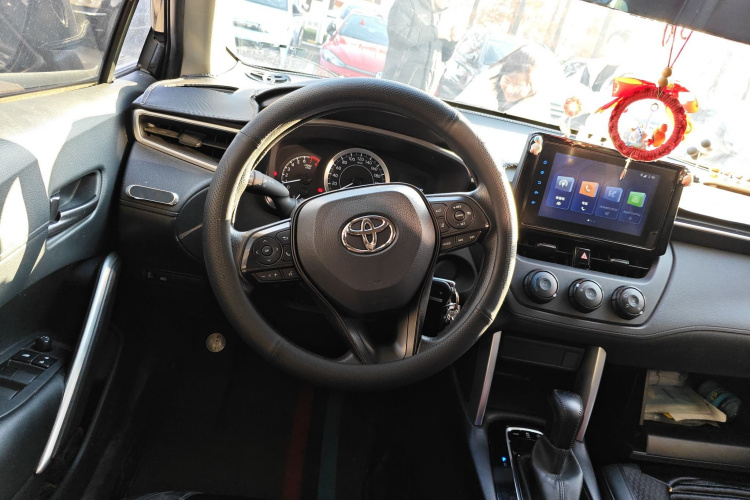 丰田 卡罗拉锐放 2022款 2.0L 先锋版中控内饰13