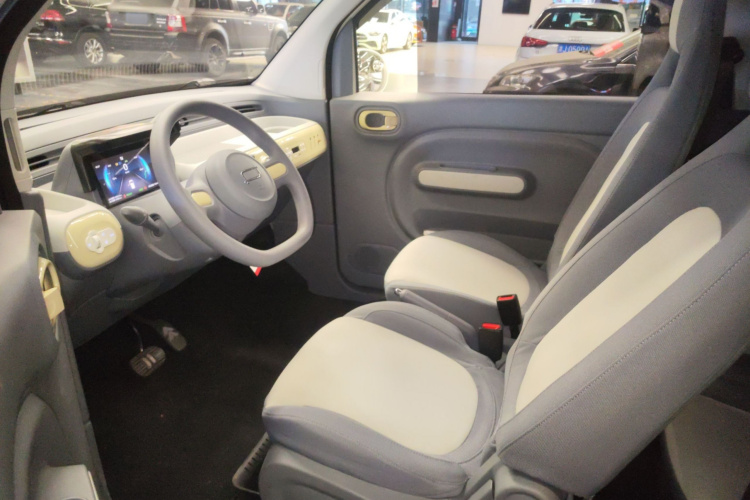 奔腾小马 2025款 222km 灵动马中控内饰19