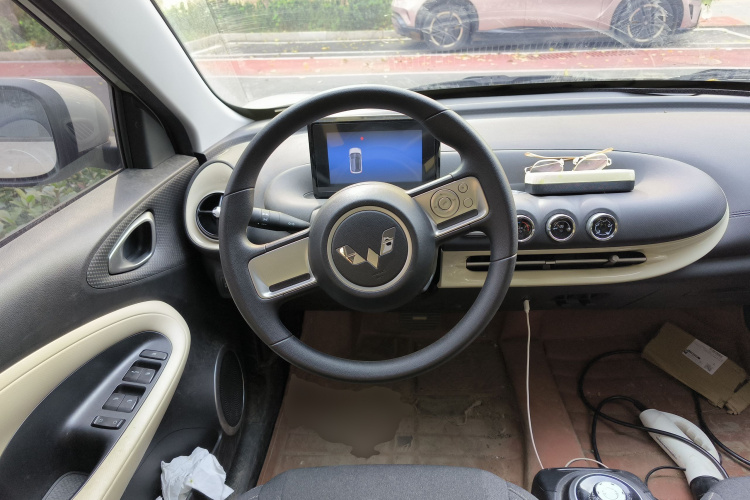 五菱汽车 五菱缤果 2023款 203km 轻享款中控内饰13