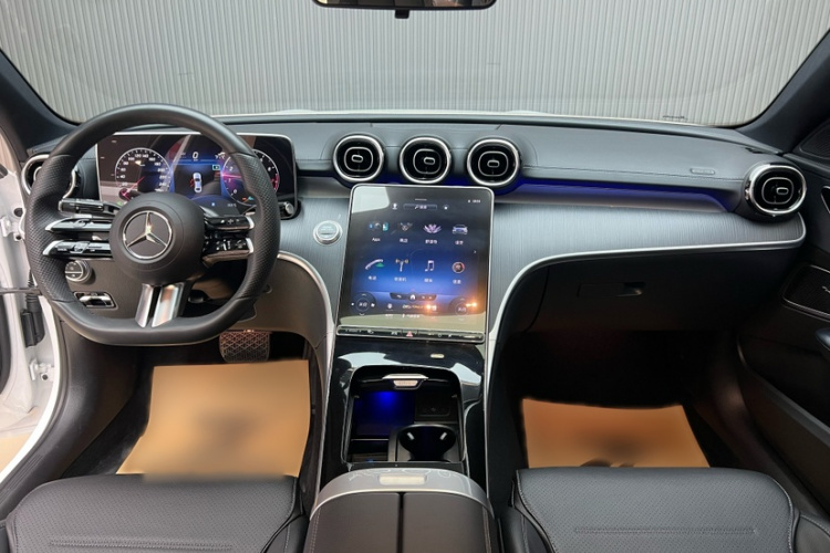 奔驰C级 2022款 改款 C 200 L 运动版中控内饰7001