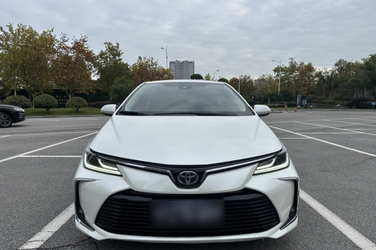 丰田 卡罗拉 2019款 双擎 1.8L E-CVT旗舰版车身外观6003