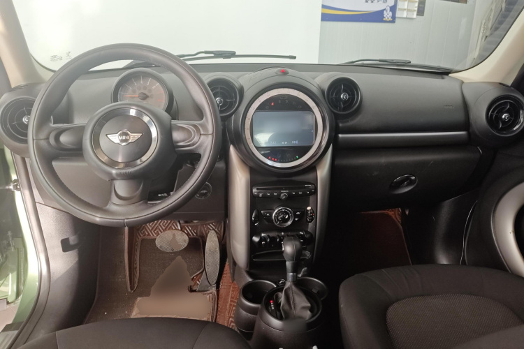MINI Countryman 2014款 1.6L ONE中控内饰12
