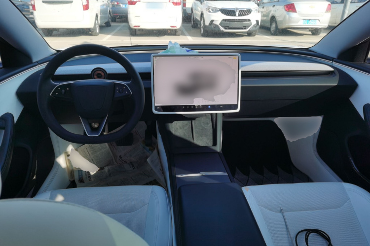 特斯拉 Model 3 2023款 长续航全轮驱动版中控内饰12