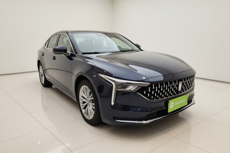 奔腾B70 2025款 龙耀版 1.5T 欢享型车身外观3