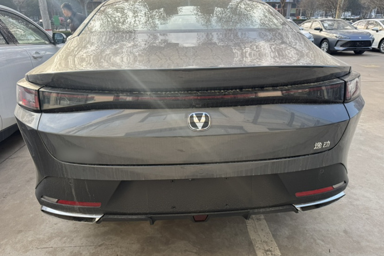 长安 逸动 2025款 蓝鲸 1.5T 500Bar尊贵型车身外观6004