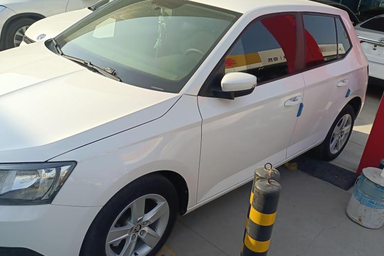 斯柯达 晶锐 2017款 1.4L 自动车享版车身外观4