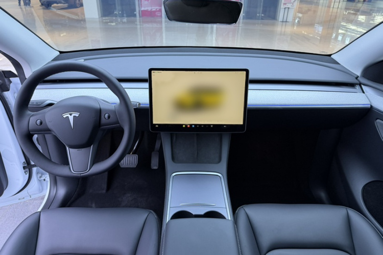 特斯拉 Model Y 2024款 后轮驱动版中控内饰7004