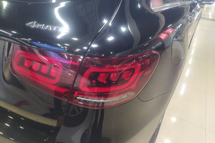 奔驰GLC 2022款 改款三 GLC 260 L 4MATIC 动感型车身外观9