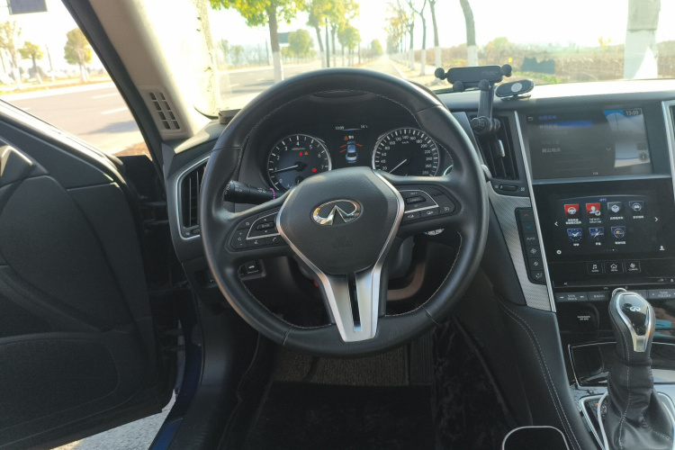 英菲尼迪Q50L 2018款 2.0T 逸享版 国V中控内饰13