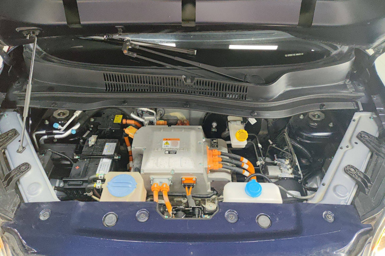 零跑汽车 零跑T03 2020款 400豪华版机舱底盘24