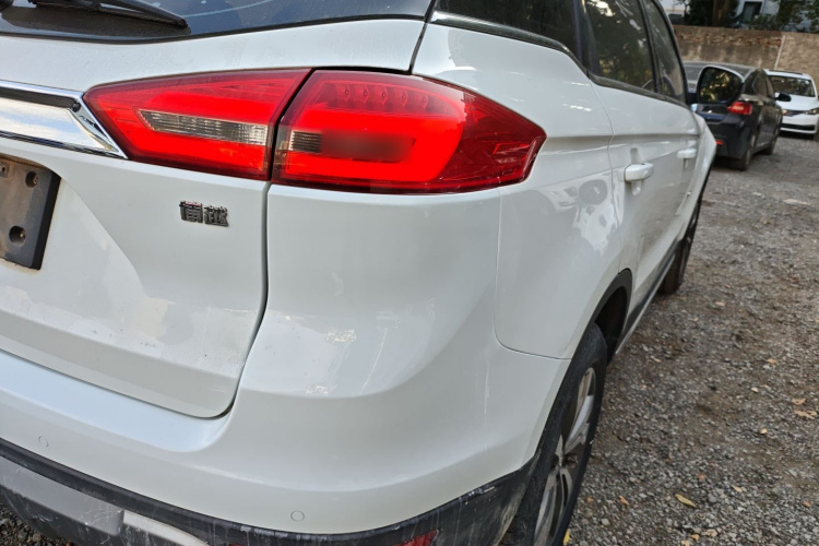 吉利汽车 博越 2016款 1.8TD 自动智慧型车身外观6006