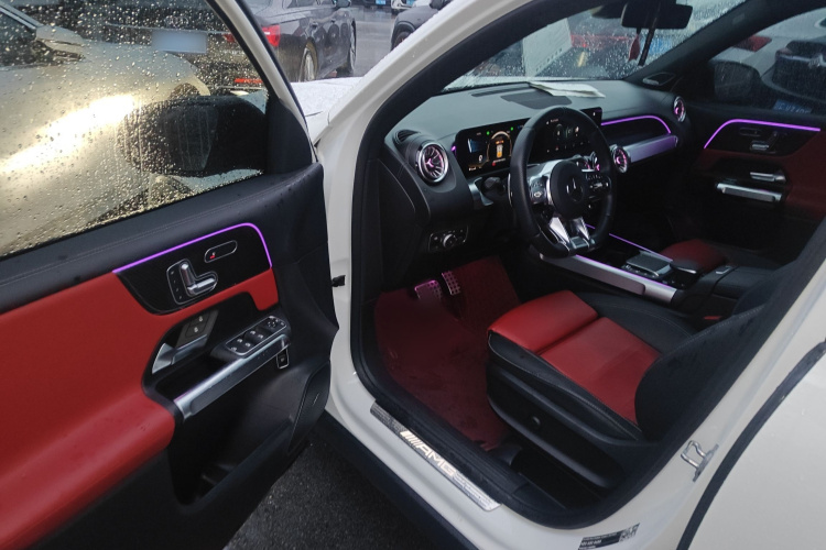 奔驰GLB AMG 2023款 AMG GLB 35 4MATIC中控内饰7003