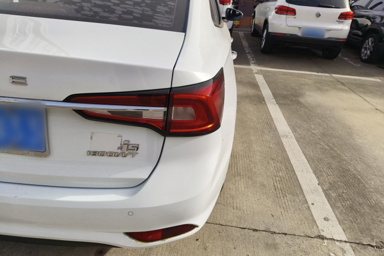 荣威i5 2020款 1.5L 自动4G互联领豪版车身外观6006