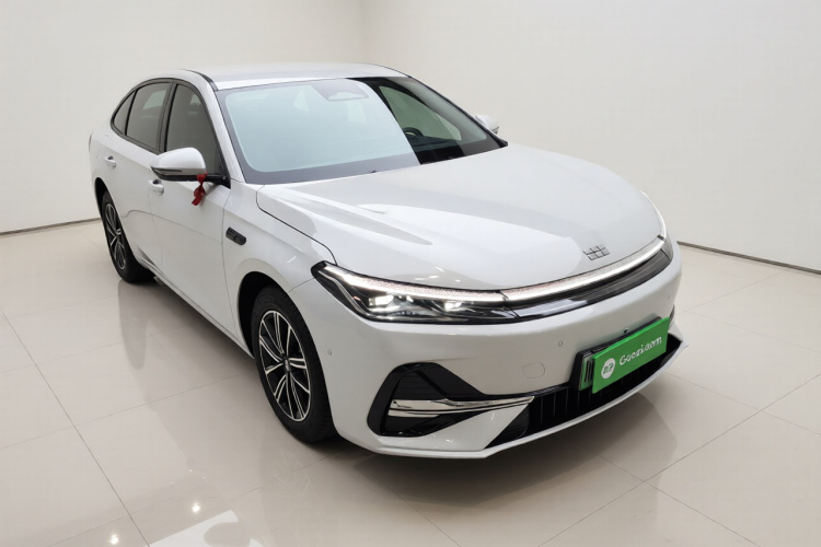 吉利银河 银河A7 2025款 EM-i 70km 豪享版车身外观3