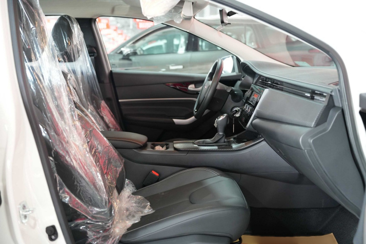 启辰D60 2023款 PLUS 1.6L XE CVT潮领版中控内饰7008