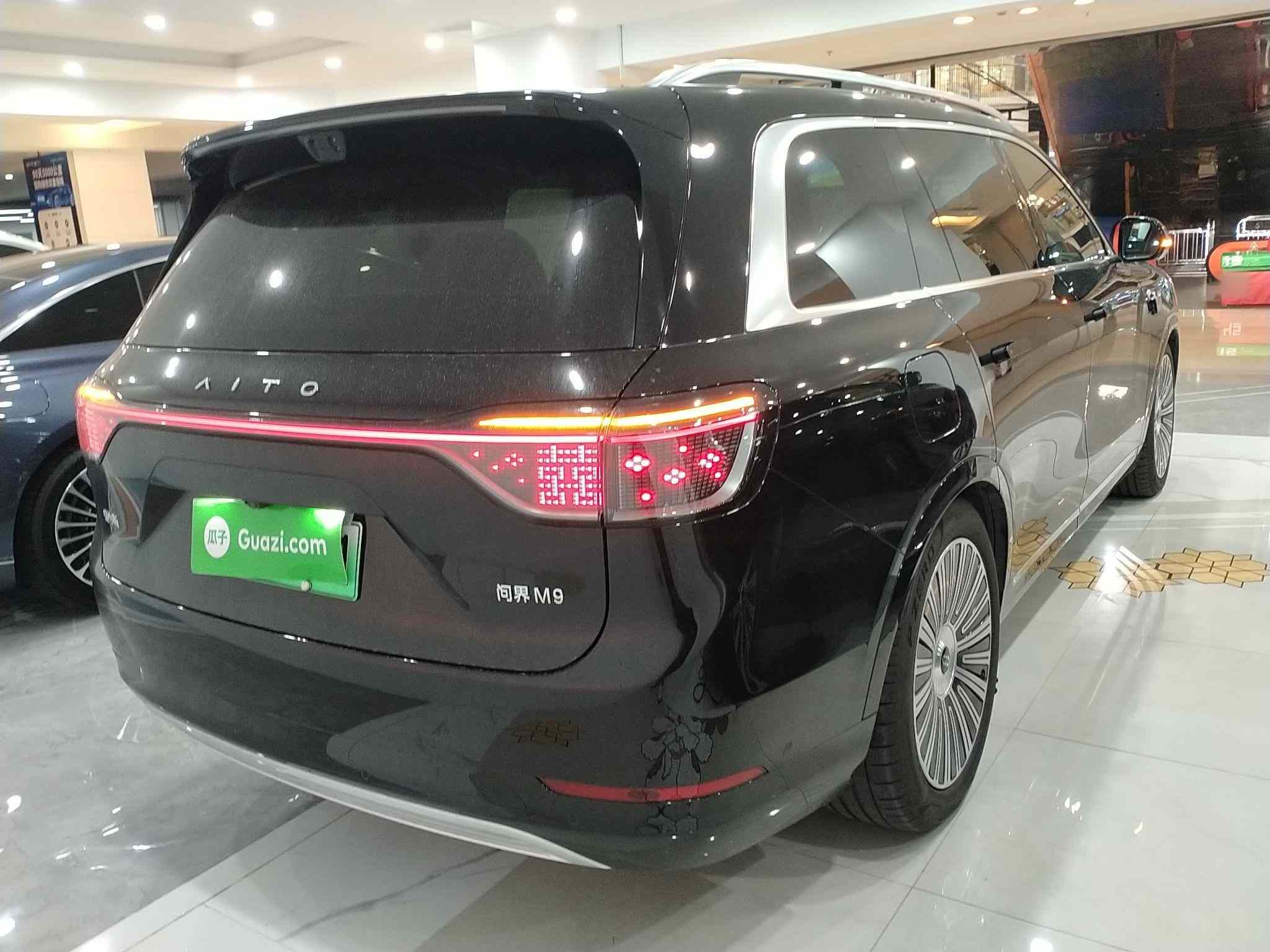 鸿蒙智行 问界M9 2025款 增程 Ultra版 52kWh 5座版 (192线激光雷达）(4)