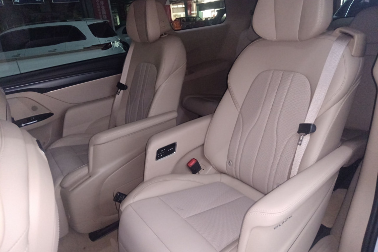 别克GL8新能源 2025款 陆尚 尊享版 7座中控内饰21