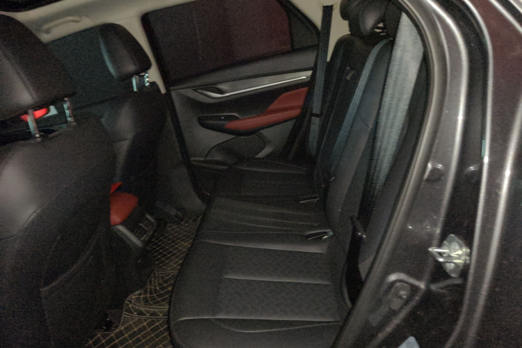 长安CS55PLUS 2022款 蓝鲸版 1.5T DCT尊贵型中控内饰7004