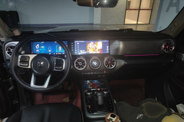 坦克300 2023款 越野版 2.0T 征服者中控内饰12