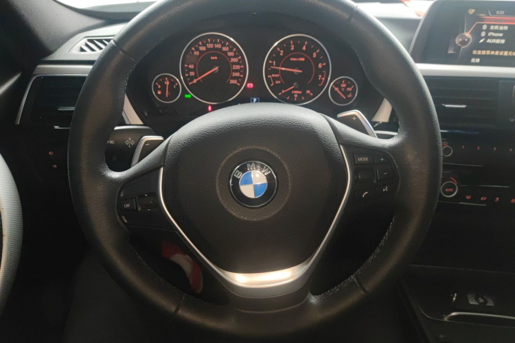 宝马3系 2017款 320i M运动型局部细节13