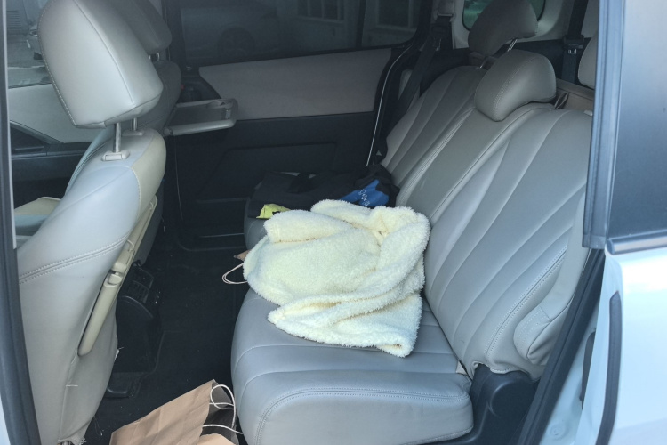 马自达5 2013款 2.0L 自动舒适型中控内饰7004