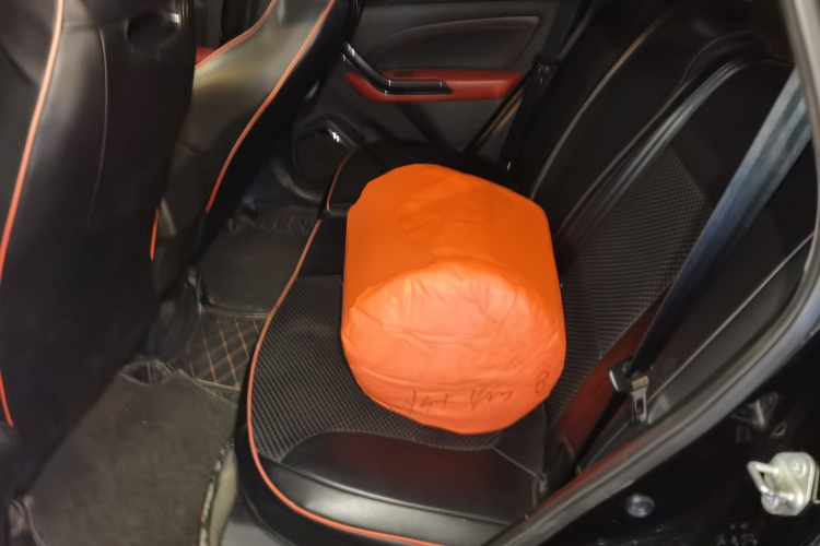 猎豹汽车 猎豹CS9 2017款 1.5L 手动风尚型中控内饰21