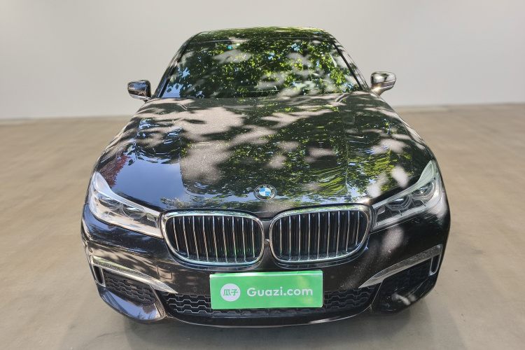 宝马7系 2018款 740Li 领先型 M运动套装车身外观2