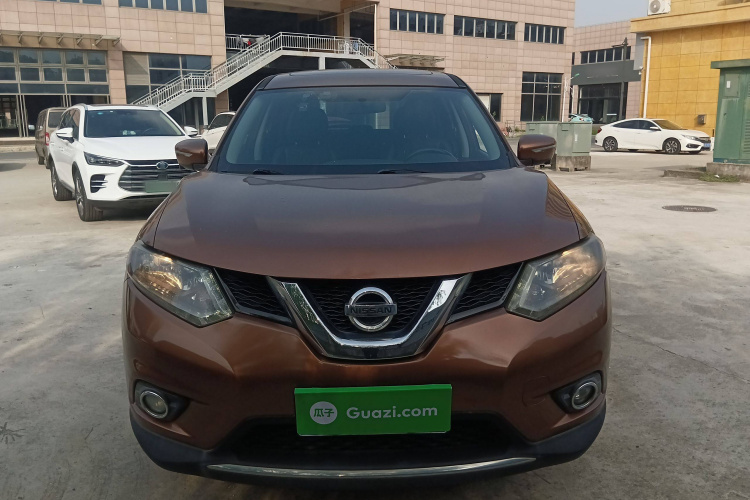 日产 奇骏 2015款 2.0L CVT舒适MAX版 2WD车身外观2