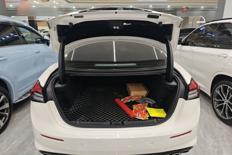 玛莎拉蒂 Ghibli 2022款 2.0T GT锋芒版机舱底盘23