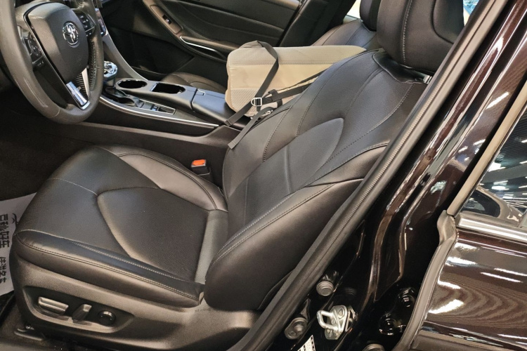 丰田 亚洲龙 2019款 2.0L 豪华版 国VI中控内饰19