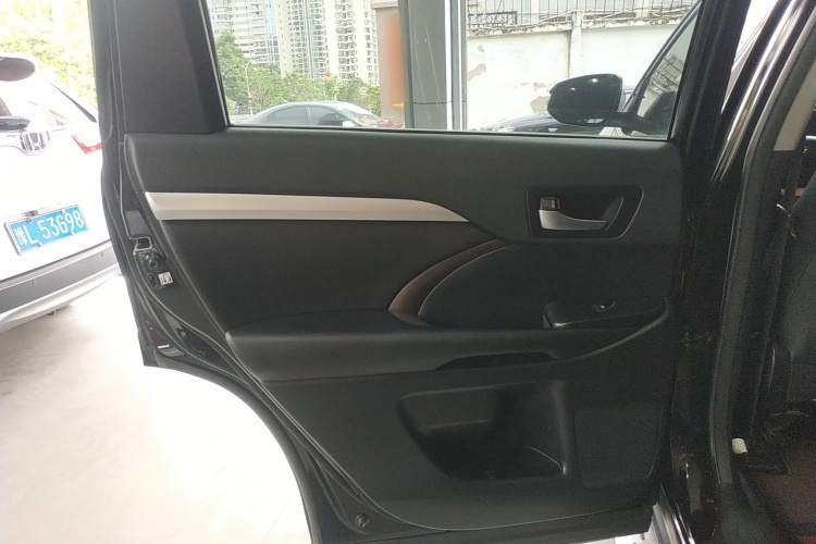 丰田 汉兰达 2015款 2.0T 四驱豪华版 7座中控内饰7008