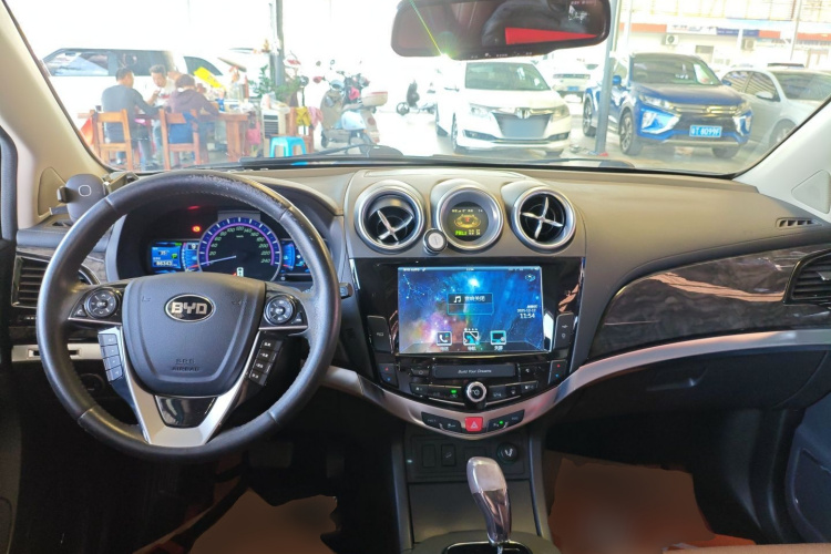 比亚迪S7 2016款 2.0T 自动尊贵型Plus中控内饰7002