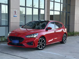 福特 福克斯 2020款 两厢 EcoBoost 180 自动ST Line