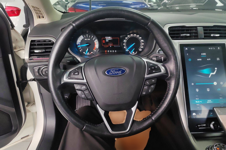 福特 蒙迪欧 2020款 EcoBoost 200 时尚型局部细节13