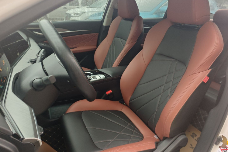 长安 逸动 2022款 PLUS 蓝鲸NE 1.4T GDI DCT尊贵版局部细节19