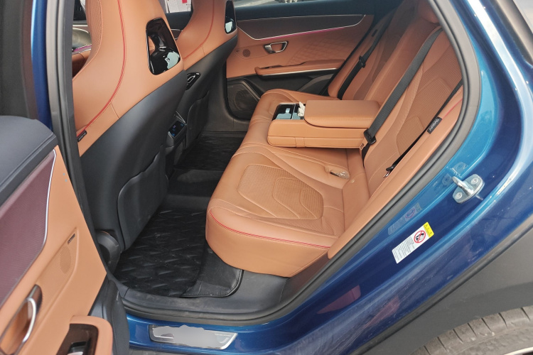 比亚迪 汉 2022款 DM-i 121KM 尊享型中控内饰21