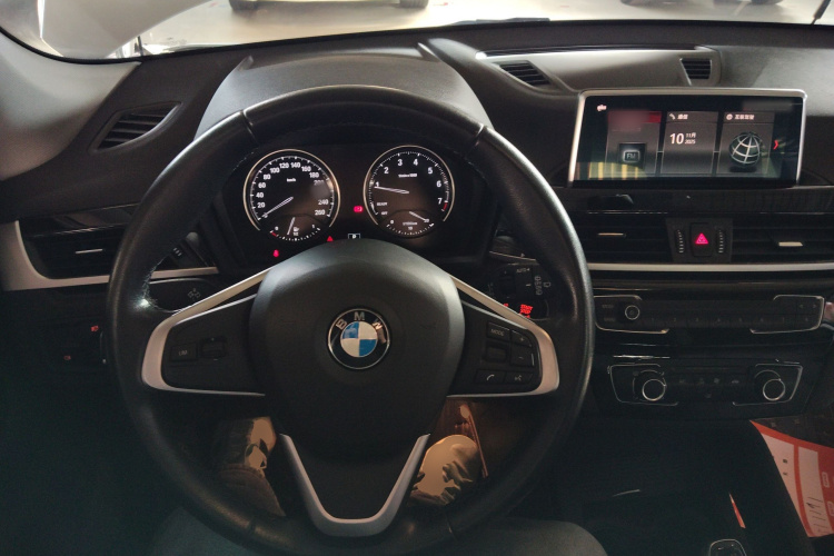 宝马X1 2020款 sDrive20Li 时尚型中控内饰13