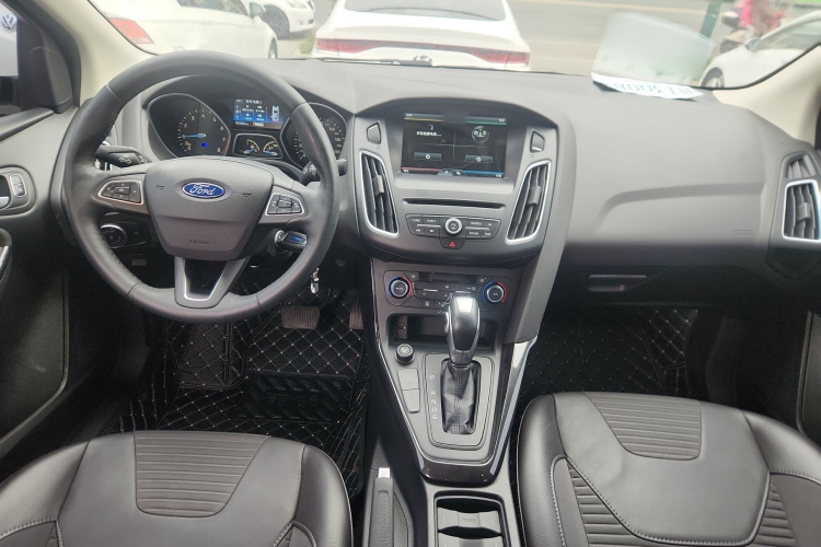 福特 福克斯 2015款 三厢 EcoBoost 180 自动精英型中控内饰12