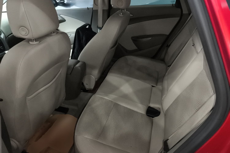 别克 英朗 2013款 GT 1.6L 自动时尚版中控内饰7004