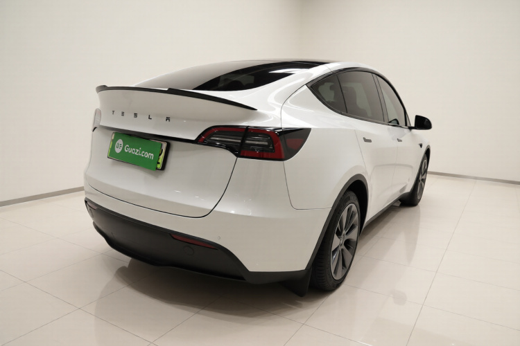 特斯拉 Model Y 2021款 标准续航后驱版车身外观7