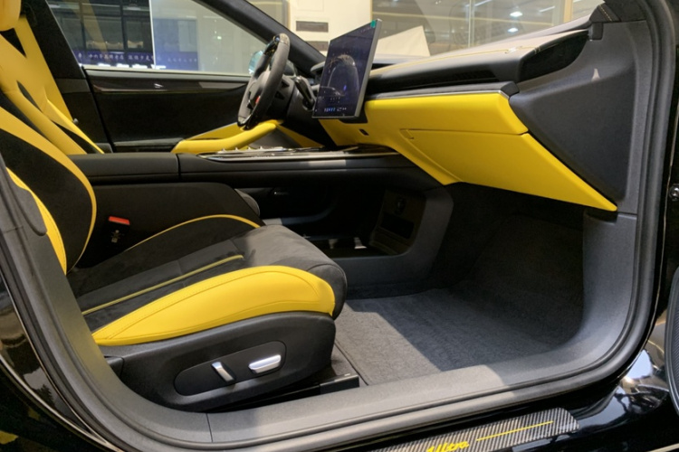 小米汽车 小米SU7 Ultra 2025款 Ultra中控内饰7010