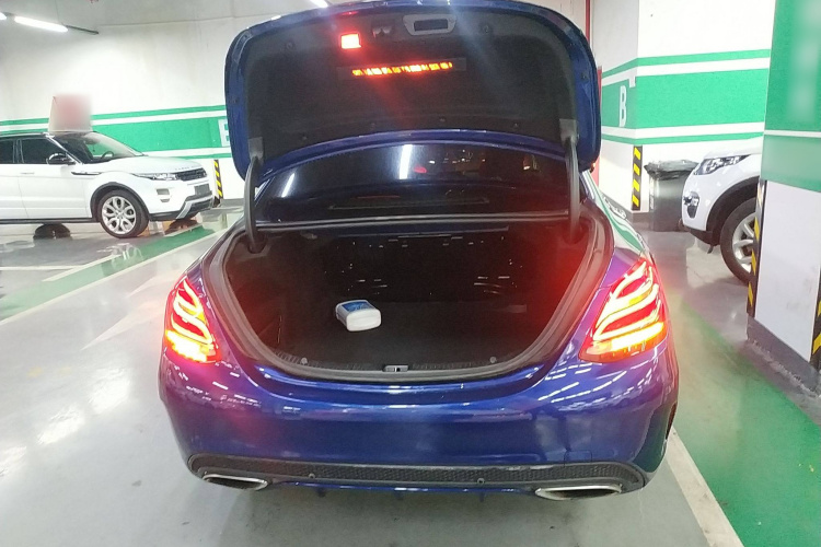 奔驰C级 2018款 C 180 L 时尚型运动版局部细节23