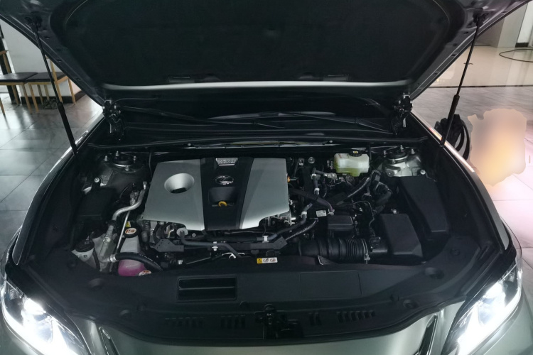 雷克萨斯ES 2020款 300h 卓越版机舱底盘24